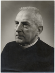 125009 Een portret van pastoor Panis, naar aanleiding van zijn 50-jarig priester jubileum, 1953 - 1985