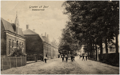 12671 Straatbeeld met kinderen en koets, 1917