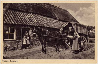 12745 Kramer (?) met paard en huifkar komt langs bij boerderij, 1934 - 1949
