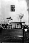 12792 Maria-altaar in kapel Huize Nazareth, richting altaar, 06-1967