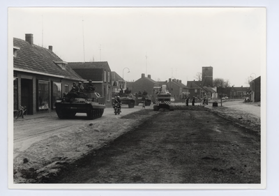 568947 Wegwerkzaamheden t.b.v. de verbreding van de provinciale weg te Son, 1965