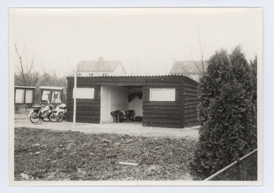 568954 De eerste kleedruimte van het tennispark in Son, 1958 - 1968