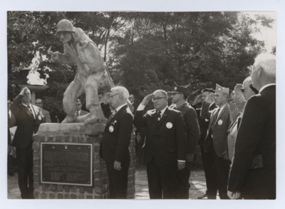 569169 Bevrijdingsherdenking. De plechtigheid bij het airborne monument, 20-09-1969