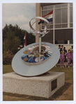 569359 Burgemeester P. Steinweg onthult de zonnewijzer bij de sporthal aan de Europalaan, 01-09-1972