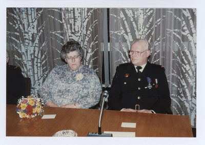 569636 Het afscheid van 2 onder commandanten van de vrijwillige brandweer te Son en Breugel, 05-11-1981