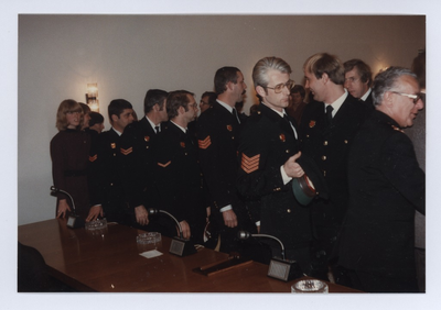 569658 Het afscheid van 2 onder commandanten van de vrijwillige brandweer te Son en Breugel, 05-11-1981