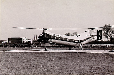 4579 Een Sabena helikopter Vertol 44 op Heliport Eindhoven, 05-06-1955