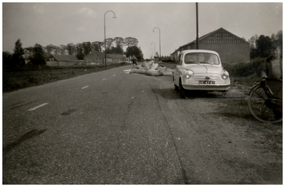  Een serie van 7 foto's betreffende de Oude Provincialeweg, 1954-1966
