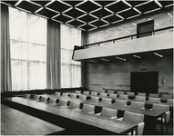 191472 Het interieur : de vergaderzaal, 12-12-1962