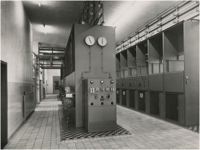 191585 Interieur schakelstation, 03-1958