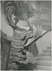  De overdracht van de wandschildering aan de nieuwe kazerne: kunstenaar aan het werk, 29-07-1954