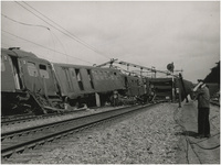 197511 Ontspoorde trein, 12-08-1957