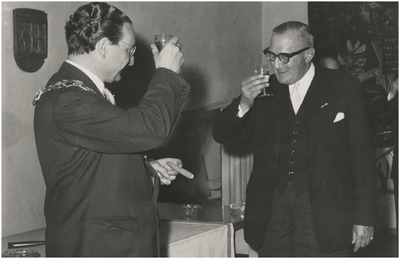 197649 Congres van de vereniging Nederlandse Bond: het uitbrengen van een toast door o.a. burgemeester van Eindhoven ...