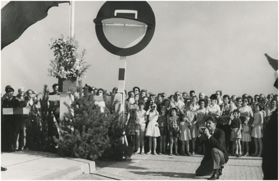  Serie van 6 foto's betreffende de opening van de Rijksweg E-38 Eindhoven-Tilburg, 29-08-1961