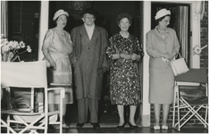  Een serie van 3 foto's betreffende het 50-jarig jubileum van de Philipsharmonie, 08-06-1961