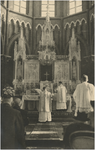 251842 Het vieren van de H. Mis in de Trudo kerk, 01-01-1950