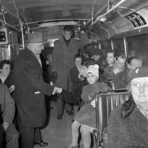 258736.002 10-mijoenste passagier in stadsautobusdienst, december 1960