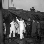 258815 De eerste heipaal in de grond voor nieuwe hoogbouw bij de Technische Hogeschool, januari 1960