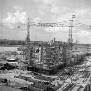 258816 Nieuwbouw van een gebouwencomplex op het terrein van de Technische Hogeschool, 1960