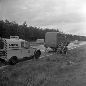 258853.001 Het verlenen van hulp door de ANWB bij een pech geval, 07-1966