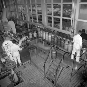 258868 De Campina Melkfabriek aan de Dirk Boutslaan, oktober 1968