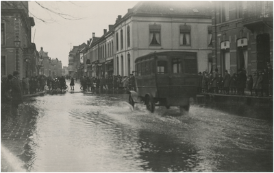 6431 Dommelstraat, vlak voor de kruising met de 'Vestdijk' en de 'Nieuwstraat', 03-01-1926