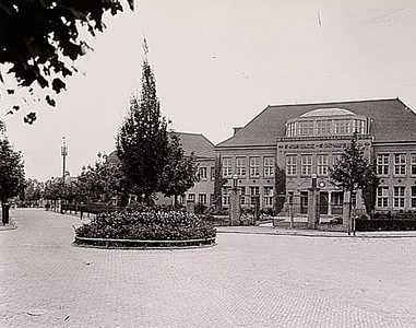 25773 St.Joriscollege (jongens)-St.Catharinalyceum (meisjes), Elzentlaan 20, 1927