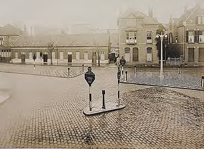 25842 Kruising Emmasingel Keizersgracht, gezien vanaf de Willemstraat, 1929 - 1930