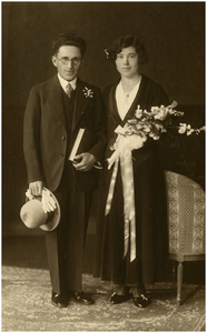 136722 Bruidspaar Herman Compaan en Grietje Tebbenhof, trouwdatum 4 mei 1933., z.j.
