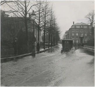 196144 Vestdijk: ondergelopen straat, 02-01-1926 - 08-01-1926