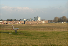 220650 Zandstrand, gezien vanauit het park. Rechts basisschool De Startbaan, Zandkasteel, 2000 - 2009
