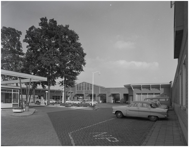 226682 Garage van de officiële Ford-dealer OBAM, Aalsterweg, 09-1965