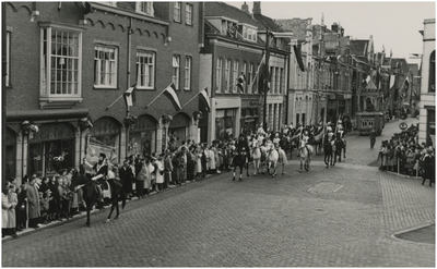 250803 Groep paarden met ruiters, 1951