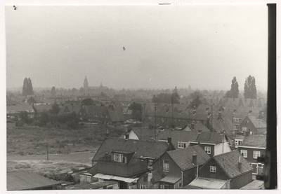 100083 Vogelvluchtfoto Helmond vanaf Ameideflat. Rechtsonder ligt de Bindstraat. Linksonder loopt het Hemelrijksdijkje ...