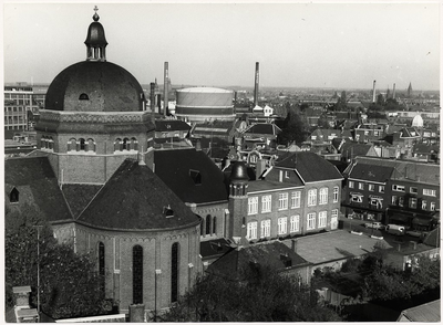 100171 Vogelvluchtfoto Kromme Steenweg (midden rechts), gezien in de richting Steenweg. Onder op de foto is later de ...