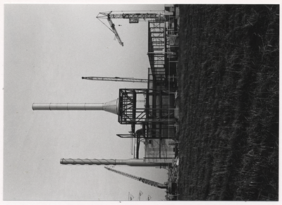 100313 Achterdijk. Warmtekrachtcentrale aan de Achterdijk. Foto genomen vanuit richting west, 30-12-1982