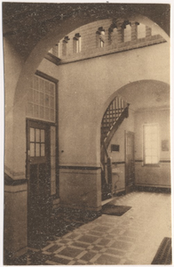 100520 Beelsstraat 1. Sobriëtasgebouw. Interieur. De vestibule bij de hoofdingang aan de Beelsstraatzijde, 1930