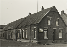 100927 Bindersestraat 13, hoek St. Willibrordstraat. Boerderij van Langewouters, 1969 - 1979