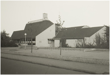 101095 Breitnerlaan 5. Wijkcentrum de Terp met daarnaast peuterspeelzaal Piep-In, 1980