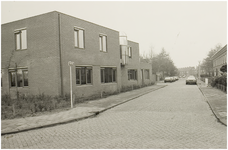 101099 Broekwal, gezien vanaf de 'Deurneseweg'. Links een gedeelte van de nieuwe brandweerkazerne, 27-11-1985