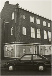 101103 Broekwal 4a. Wijkgebouw van de Kruisinstelling Helmond, 17-11-1986