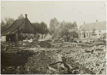 101550 Duizeldonksestraat. Afgebrande dubbele boerderij van de landbouwers Roefs en Fransen, 16-10-1921