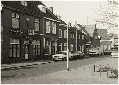 102003 2e Haagstraat 53 t/m 65, gezien in de richting van de 'Mierloseweg'. Café 't Vat, 18-01-1988