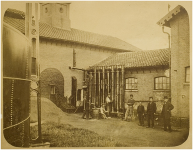 102074 Gedempte Haven. De gasfabriek in de jaren 1881-1885. Links de in 1889 gesloopte gashouder uit 1862. Volgt de ...