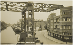 102083 Havenweg. Links het kanaal. Rechts toegang tot de 'Veestraat'. Op de voorgrond de Veestraatbrug, 1930
