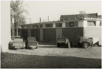 102107 Havenweg. Binnenplaats Gemeentebedrijven met het gasinkoopstation, 1969