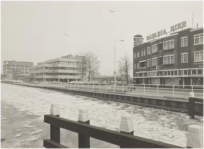 102131 Havenweg en Kanaaldijk N.O., gezien vanaf de 'Kanaaldijk N.W. Links gebouw firma Diddens en Van Asten (Didas), ...