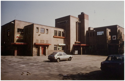 102288 Heistraat 118. Voormalige Sint Gerardusschool. Onderkomen van Senter Soos, Werkwinkel, JAC en jongerenbeweging, 1986
