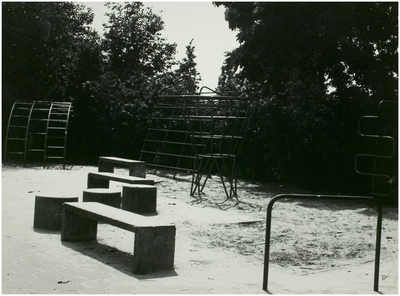 102657 Jagershof. Een van de speelterreinen, 1981