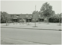 102790 Houtsdonk. Waterpomp op het pleintje, 09-1987